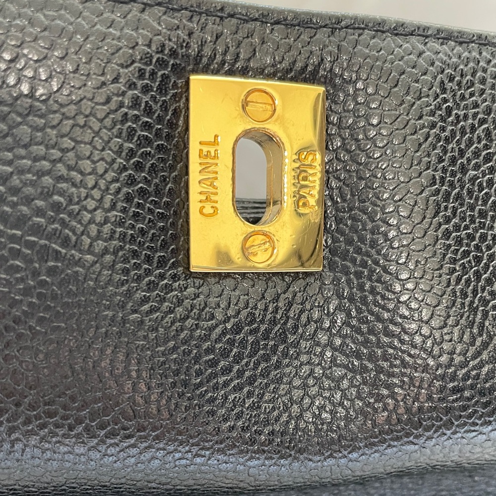 Vintage Chanel Tote Bag - Picture 4 of 15